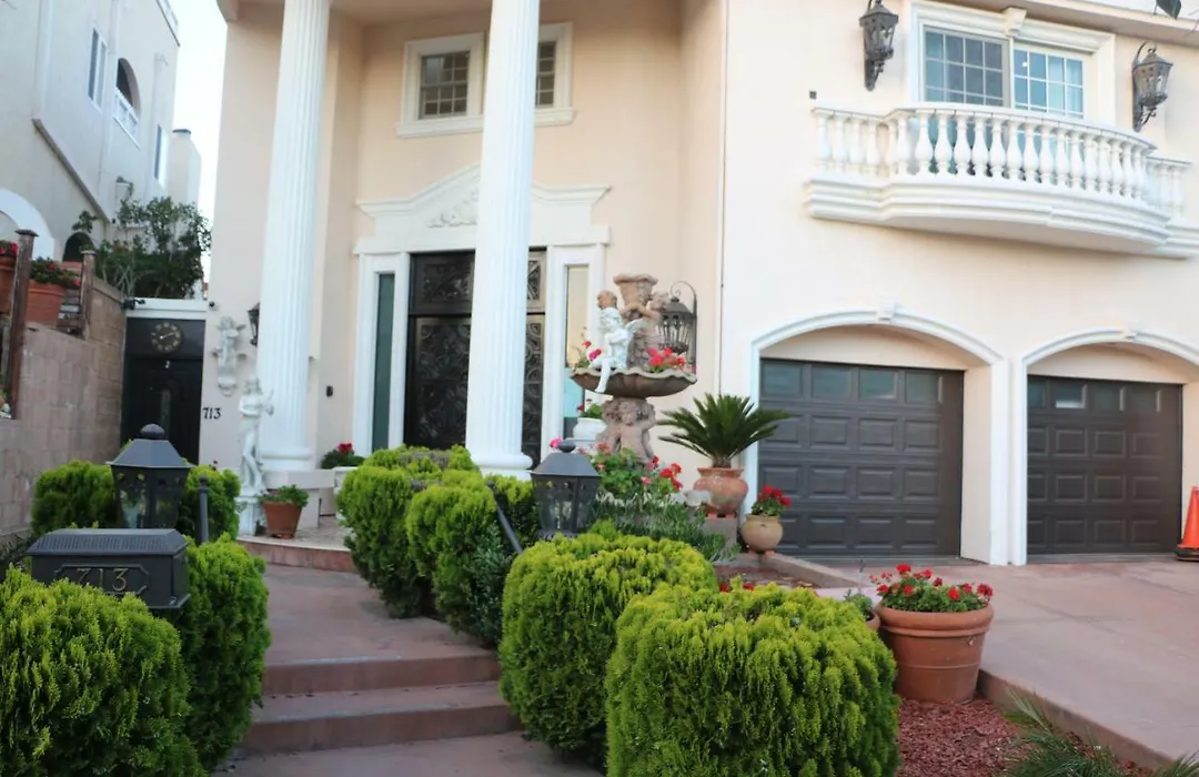 Entire Second Flr - Santa Monica Luxury Roman Villa-1